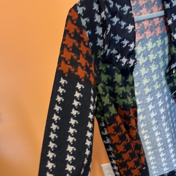 Abstract colorful quarter sleeve jacket - Picture 7 of 8